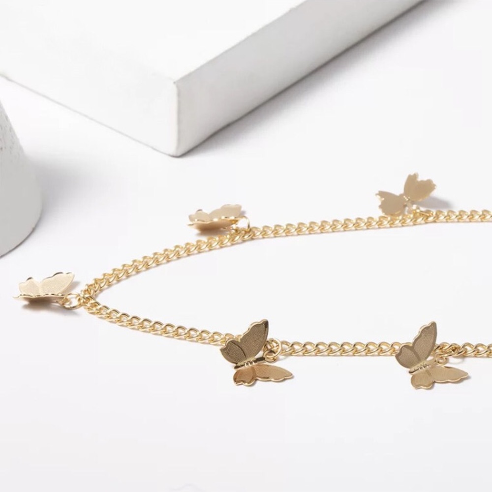 ⚜️[𝟯/$𝟭𝟴]⚜️5 Butterfly Charms Gold Choker NEW - Picture 2 of 11